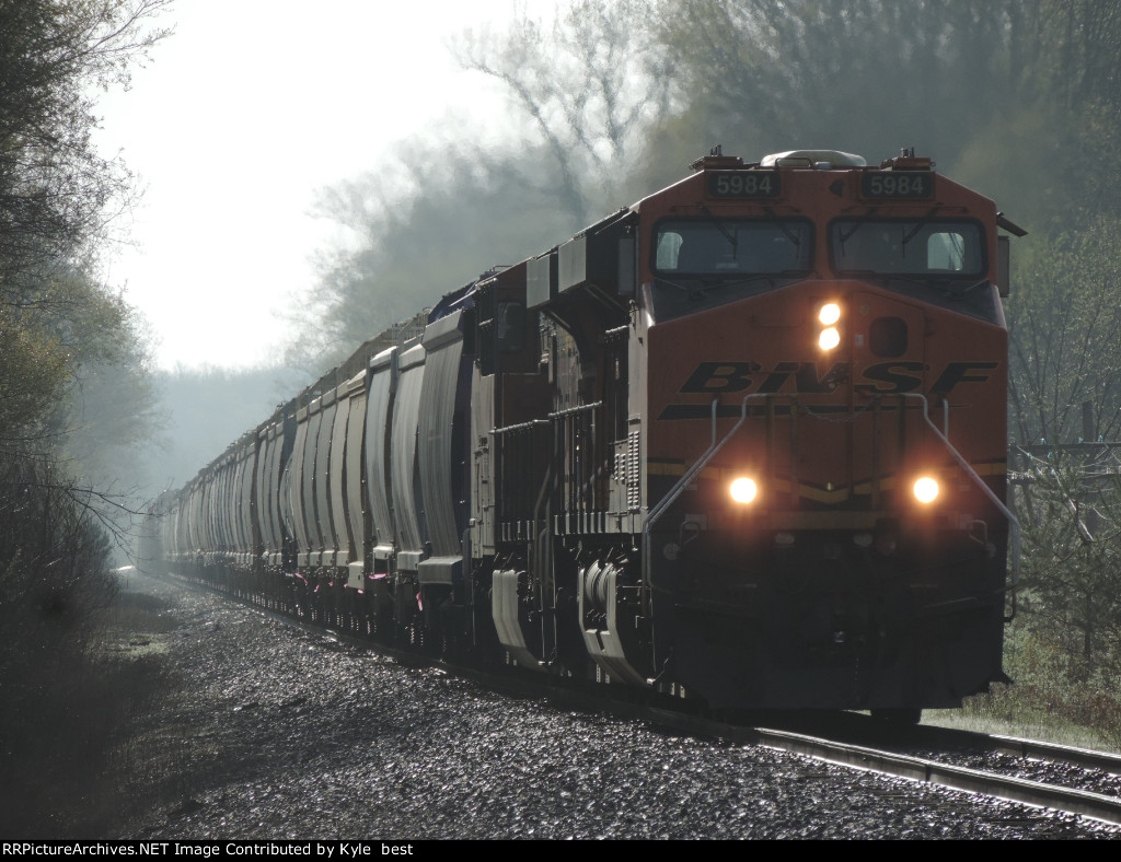 BNSF 5984 on W09 